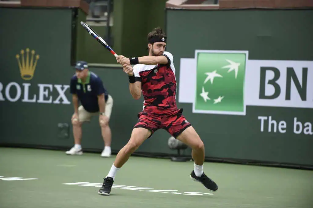 Nikolz Basailashvili i aksjon i Davis Cup. Foto: Shutterstock.ocm.